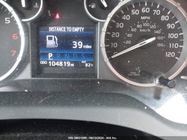 5TFHY5F18FX439763 Toyota Tundra Limited 5.7l V8