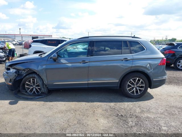3VV2B7AX9LM045044 Volkswagen Tiguan 2.0t Se/2.0t Se R-line Black/2.0t Sel