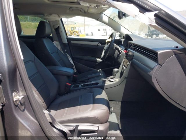 1VWSA7A38NC000371 Volkswagen Passat 2.0t Se