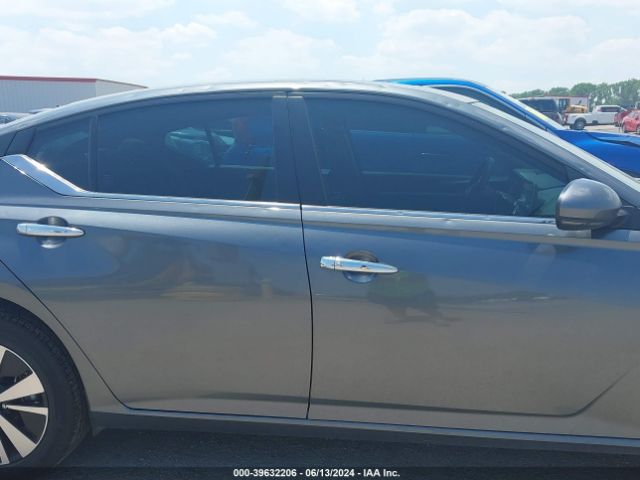 1N4BL4DW2NN408456 Nissan Altima Sv Intelligent Awd