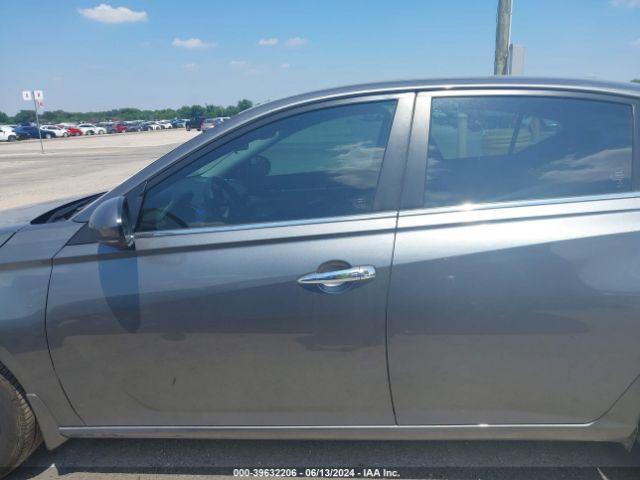 1N4BL4DW2NN408456 Nissan Altima Sv Intelligent Awd