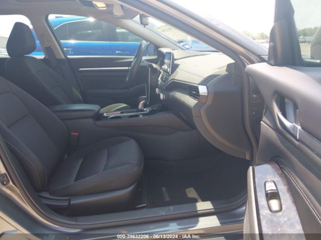 1N4BL4DW2NN408456 Nissan Altima Sv Intelligent Awd