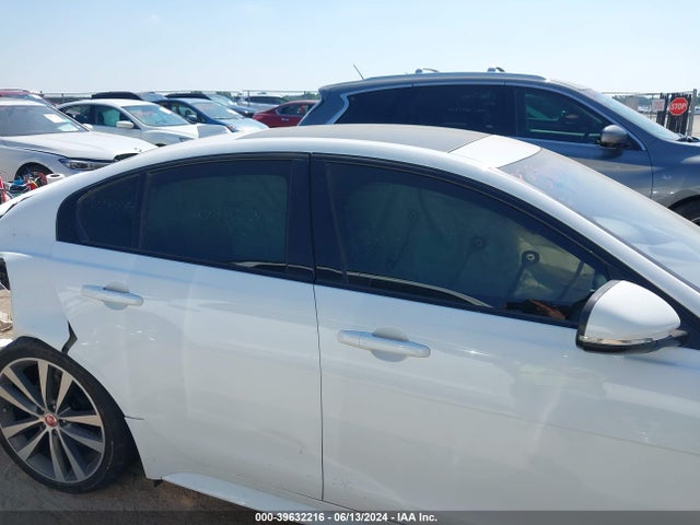 Jaguar XE 2017 SAJAF4BN9HA956507 Image 12