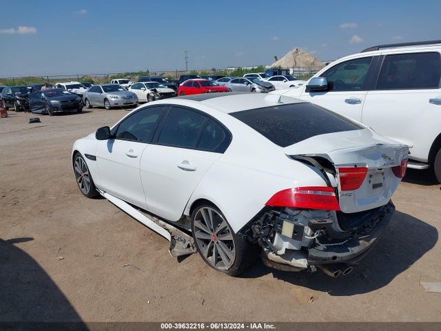 2017 JAGUAR XE SAJAF4BN9HA956507 Photo 2