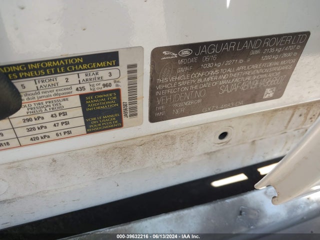 2017 JAGUAR XE SAJAF4BN9HA956507 Photo 8