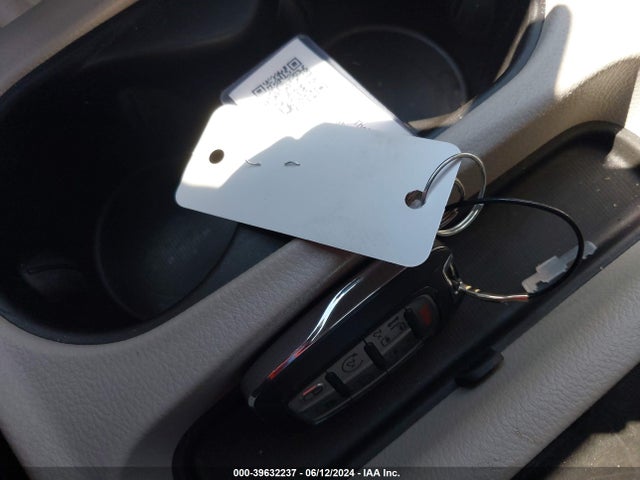 2C4RC1CG7PR525893 Chrysler Voyager Lx