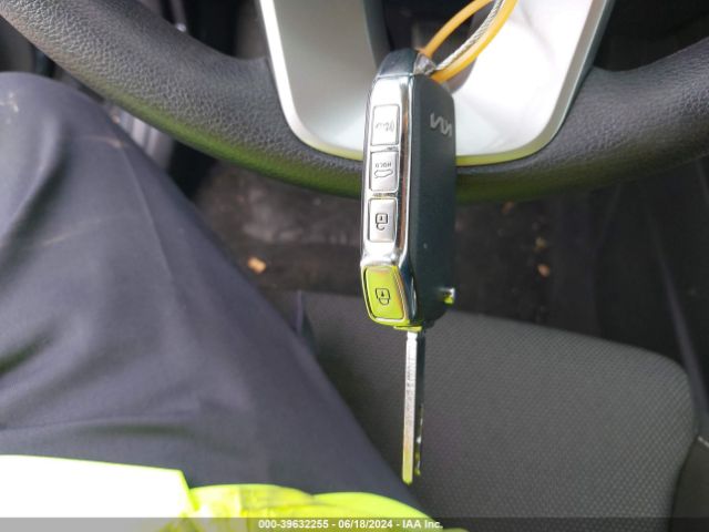 3KPF24AD6RE704916 KIA Forte Lxs