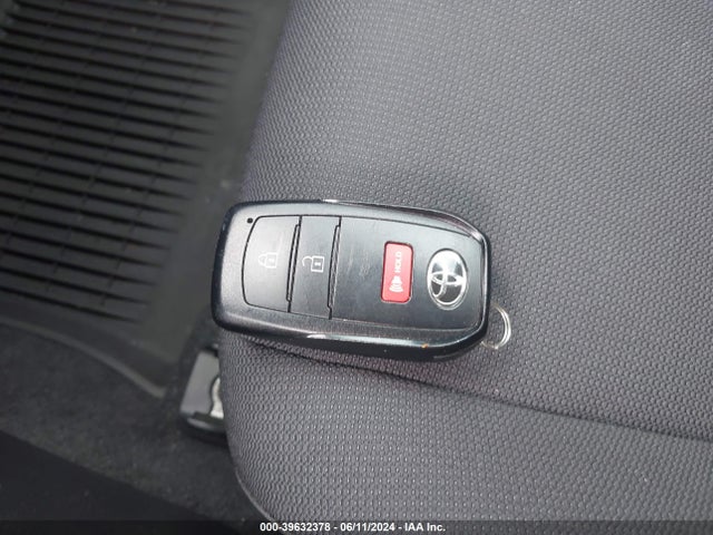 Toyota Corolla Cross Le 2022 7MUCAAAG5NV019164 Image 11