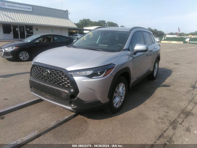 Toyota Corolla Cross Le 2022 7MUCAAAG5NV019164 Image 2