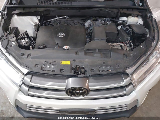 Toyota Highlander Xle 2018 5TDJZRFH9JS908618 Image 10