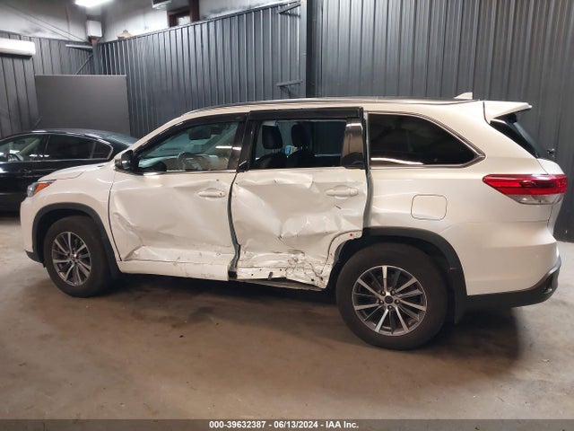 Toyota Highlander Xle 2018 5TDJZRFH9JS908618 Image 14