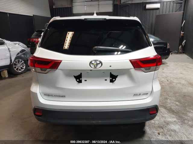 Toyota Highlander Xle 2018 5TDJZRFH9JS908618 Image 16
