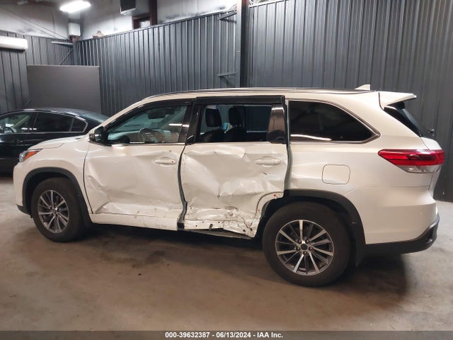 Toyota Highlander Xle 2018 5TDJZRFH9JS908618 Image 6