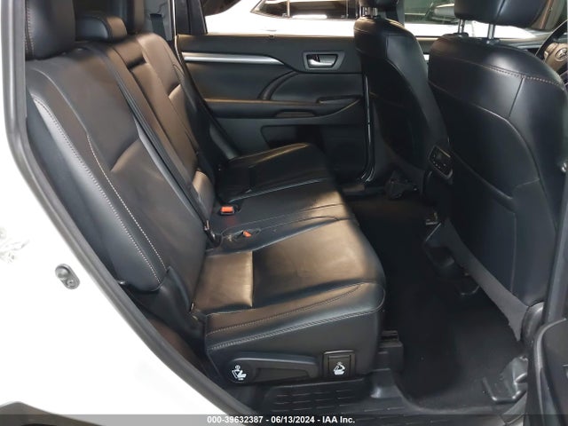 Toyota Highlander Xle 2018 5TDJZRFH9JS908618 Image 8
