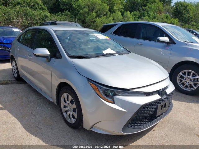 Toyota COROLLA LE 2022 5YFEPMAE2NP331954 zdjęcie główne