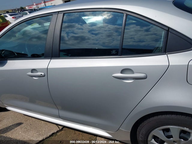Toyota COROLLA LE 2022 5YFEPMAE2NP331954 Image 14