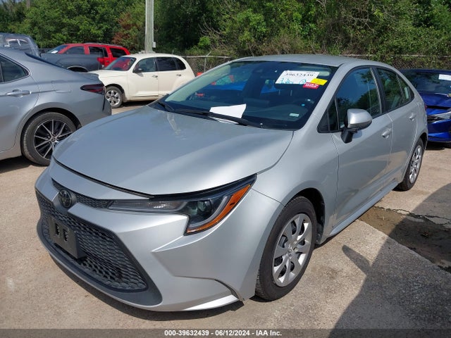 Toyota COROLLA LE 2022 5YFEPMAE2NP331954 Image 2