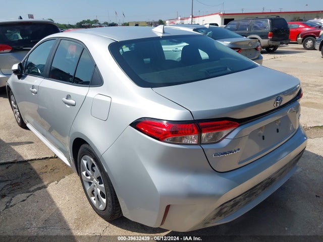 Toyota COROLLA LE 2022 5YFEPMAE2NP331954 Image 3