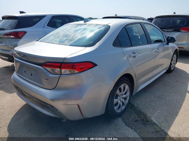 Toyota COROLLA LE 2022 5YFEPMAE2NP331954 Image 4