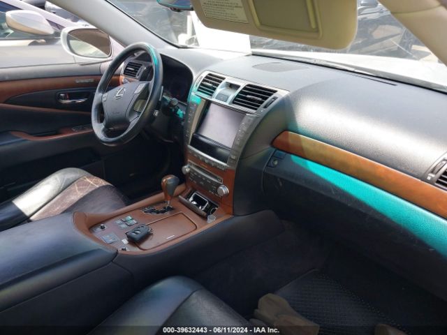 2011 LEXUS LS 460 JTHBL5EFXB5106759 Photo 4