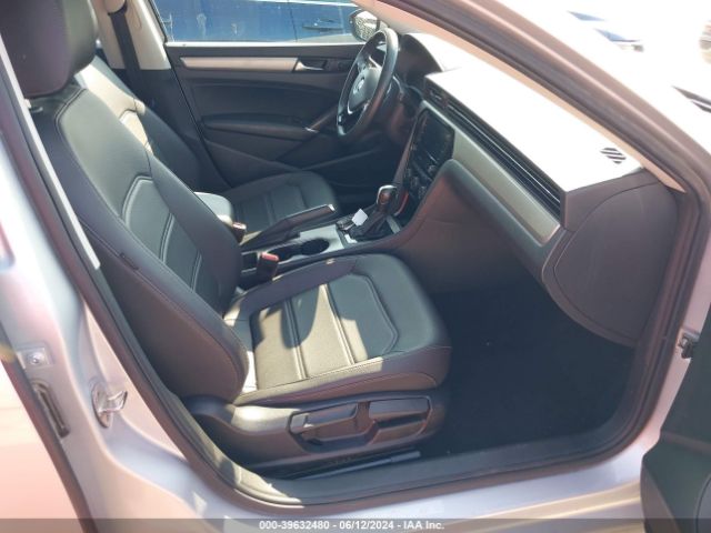 1VWSA7A30MC011833 Volkswagen Passat 2.0t Se