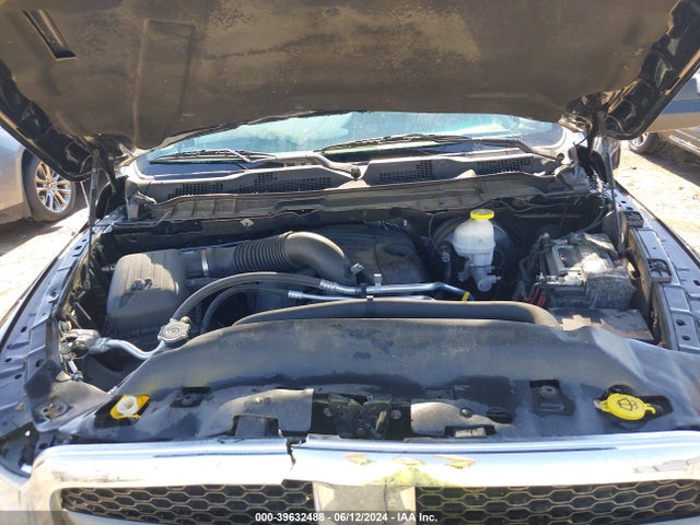 1C6RR7KT3KS742615 RAM 1500 Classic Tradesman  4x4 5'7 Box