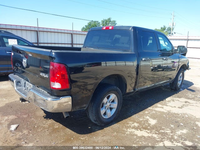 1C6RR7KT3KS742615 RAM 1500 Classic Tradesman  4x4 5'7 Box