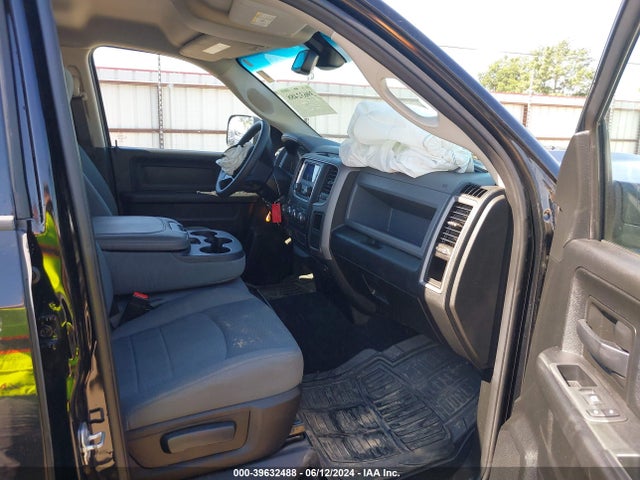1C6RR7KT3KS742615 RAM 1500 Classic Tradesman  4x4 5'7 Box