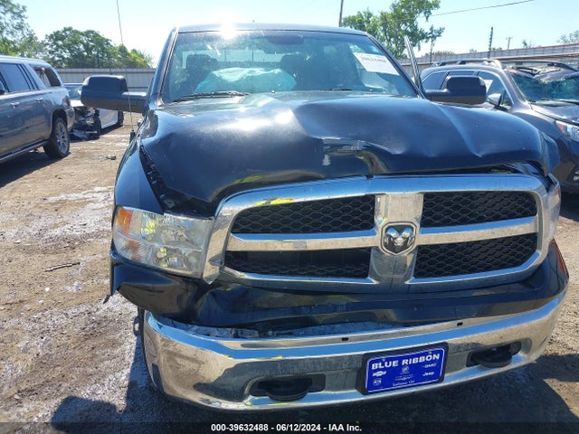 1C6RR7KT3KS742615 RAM 1500 Classic Tradesman  4x4 5'7 Box
