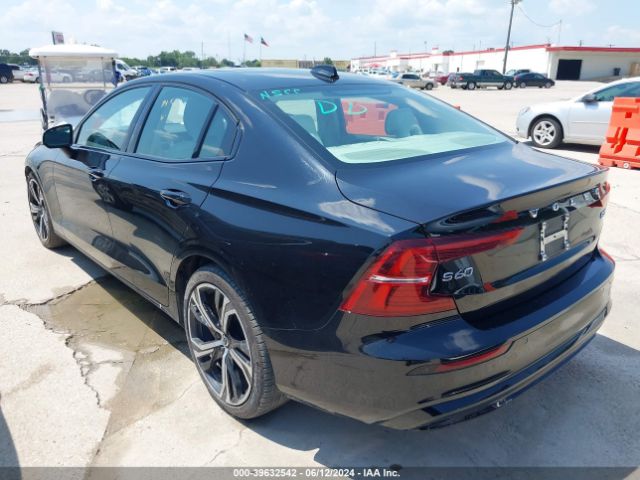 7JRL12TKXRG282396 Volvo S60 B5 Core Dark Theme