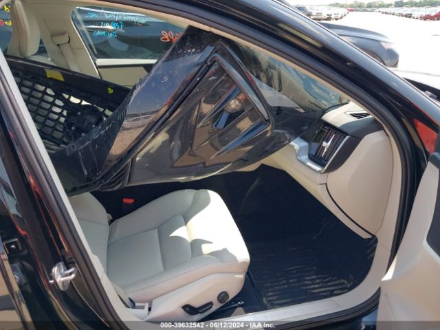 7JRL12TKXRG282396 Volvo S60 B5 Core Dark Theme