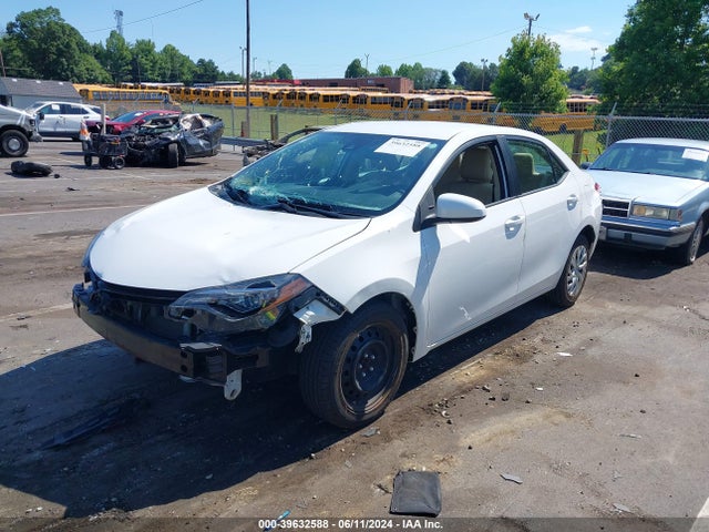 Toyota COROLLA LE 2018 2T1BURHE3JC056121 Image 2