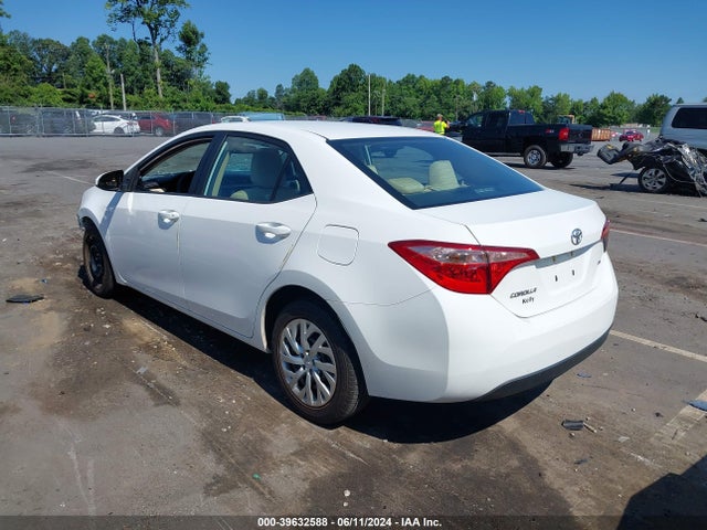 Toyota COROLLA LE 2018 2T1BURHE3JC056121 Image 3