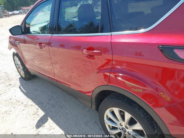 1FMCU9J94HUE69319 Ford Escape Titanium