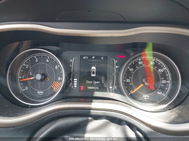 1C4PJLCB9FW694722 Jeep Cherokee Latitude