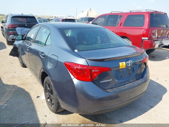 Toyota COROLLA SE 2017 5YFBURHE7HP606348 Image 3