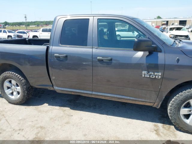 1C6RR7FG6HS597513 RAM 1500 Express Quad Cab 4x4 6'4 Box