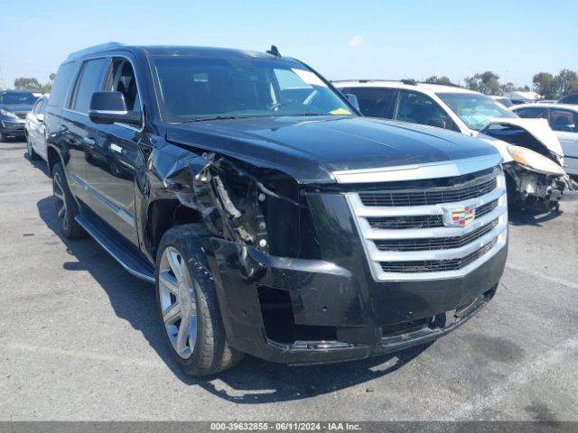 39632855 :رقم المزاد ، 1GYS3CKJ8JR324697 vin ، 2018 Cadillac Escalade Premium Luxury مزاد بيع