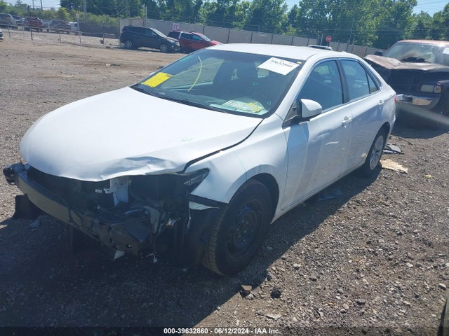 Toyota CAMRY LE 2015 4T1BF1FKXFU032747 Image 2