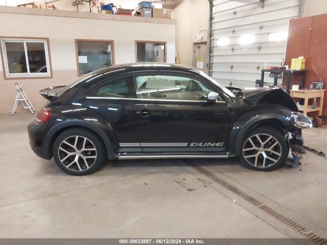 Volkswagen Beetle 2.0t Dune 2018 3VWSD7AT3JM708009 Image 14
