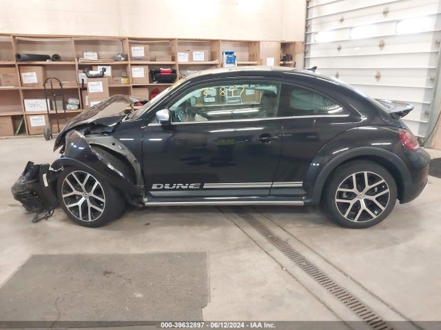 Volkswagen Beetle 2.0t Dune 2018 3VWSD7AT3JM708009 Image 15