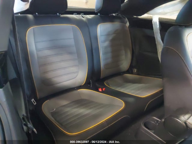 Volkswagen Beetle 2.0t Dune 2018 3VWSD7AT3JM708009 Image 8