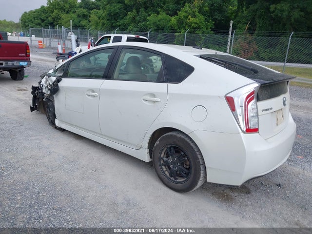 Toyota Prius Four 2015 JTDKN3DU4F0434374 Image 3