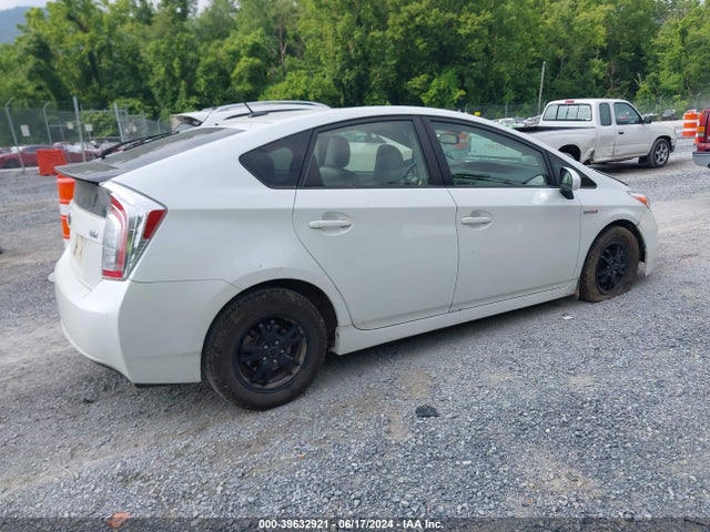 Toyota Prius Four 2015 JTDKN3DU4F0434374 Image 4