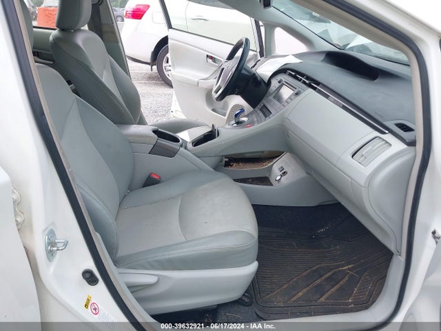 Toyota Prius Four 2015 JTDKN3DU4F0434374 Image 5