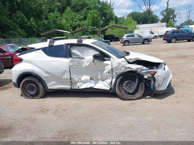 Toyota C-HR LE 2019 JTNKHMBX9K1028584 Image 14
