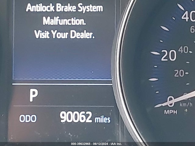 Toyota C-HR LE 2019 JTNKHMBX9K1028584 Image 16