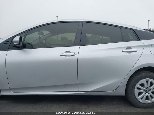 Toyota Prius Two 2016 JTDKBRFU2G3009017 Image 15