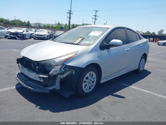 Toyota Prius Two 2016 JTDKBRFU2G3009017 Image 2