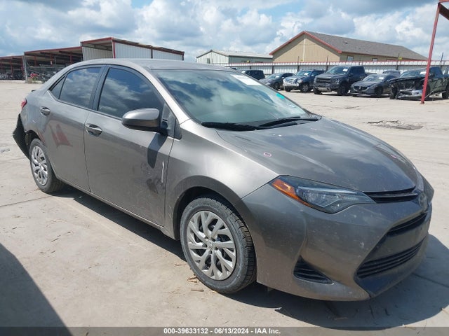 Toyota COROLLA LE 2018 5YFBURHE1JP753531 main image